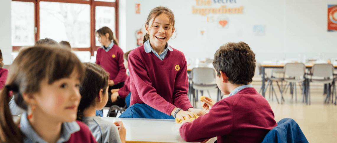 Smiling female student from Colegio Internacional Meres